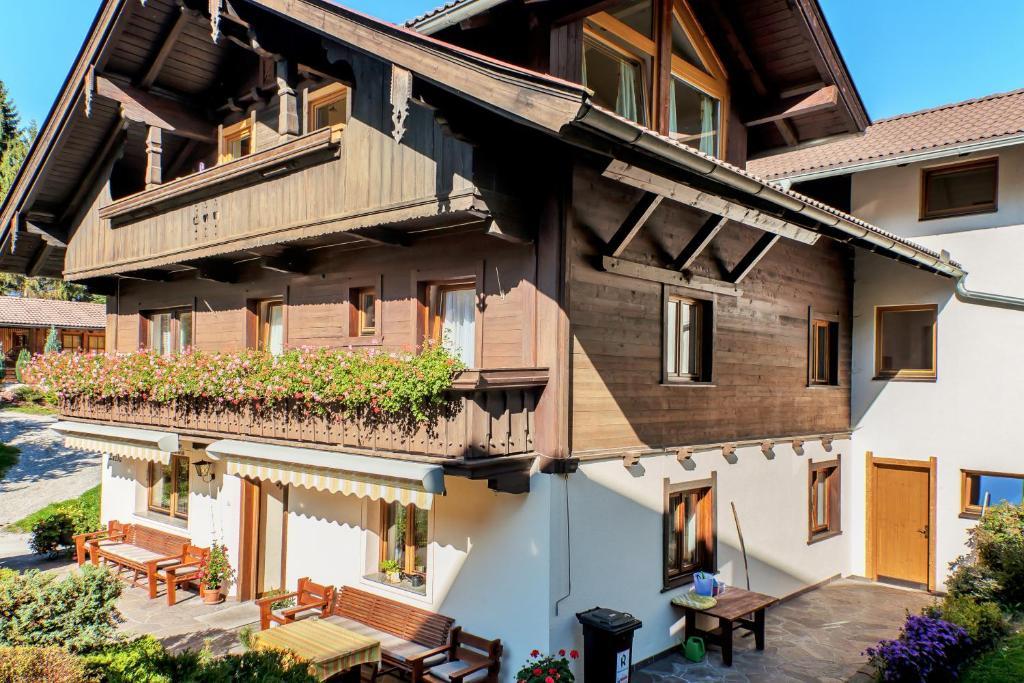 ライト・イム・アルプバッハタール Haus Luziaゲストハウス エクステリア 写真